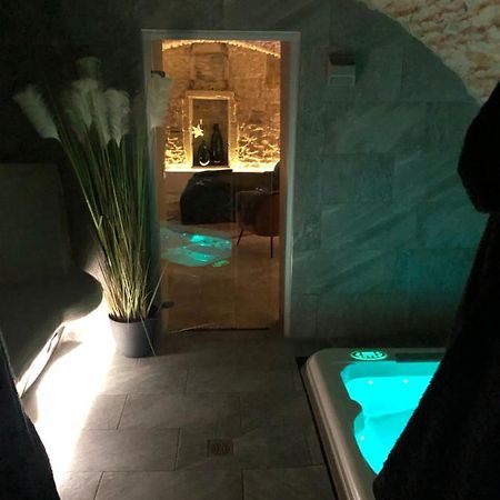 Jaccuzi & Spa Des Caves Stanislas Nancy Buitenkant foto