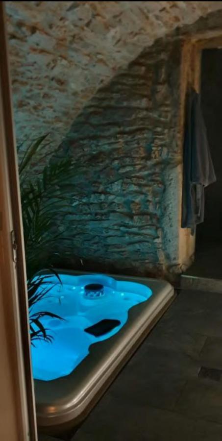 Jaccuzi & Spa Des Caves Stanislas Nancy Buitenkant foto