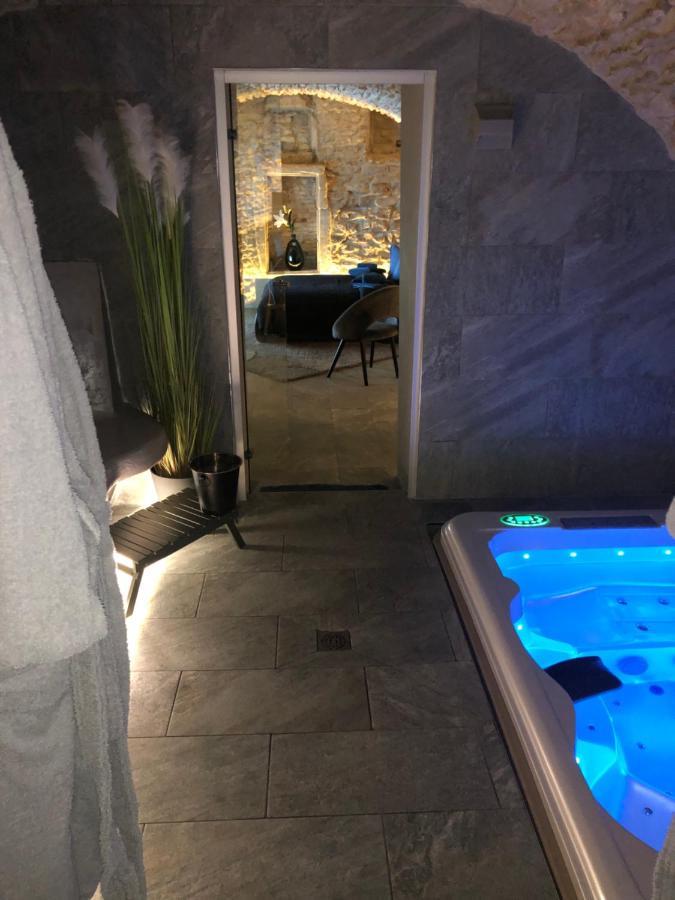Jaccuzi & Spa Des Caves Stanislas Nancy Buitenkant foto