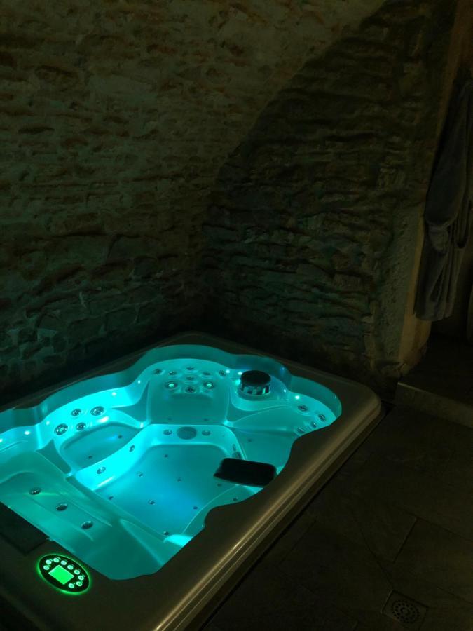 Jaccuzi & Spa Des Caves Stanislas Nancy Buitenkant foto
